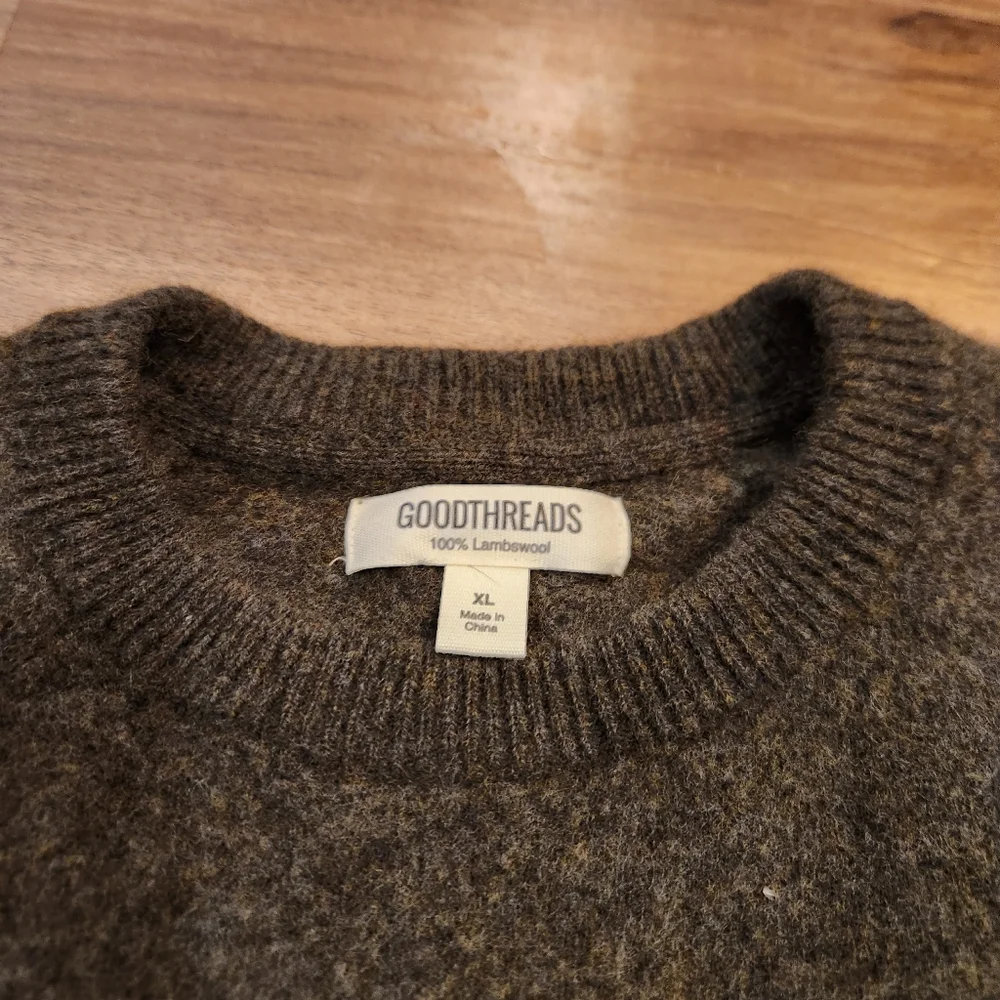 GOODTHREADS 100% Lambswool Sweater in Moss - Picture 3 of 3
